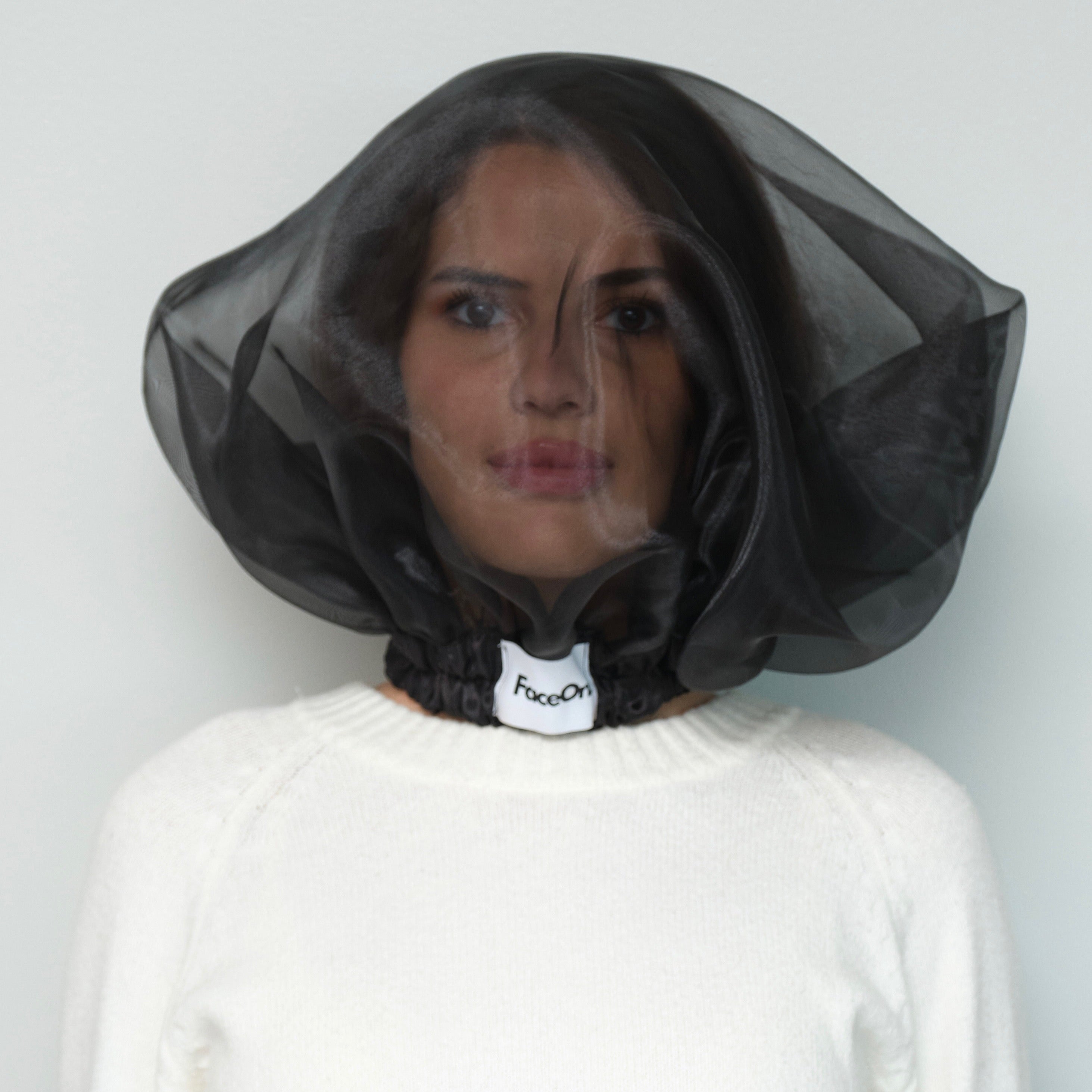 FaceOn Beautywear & Satin Pouch