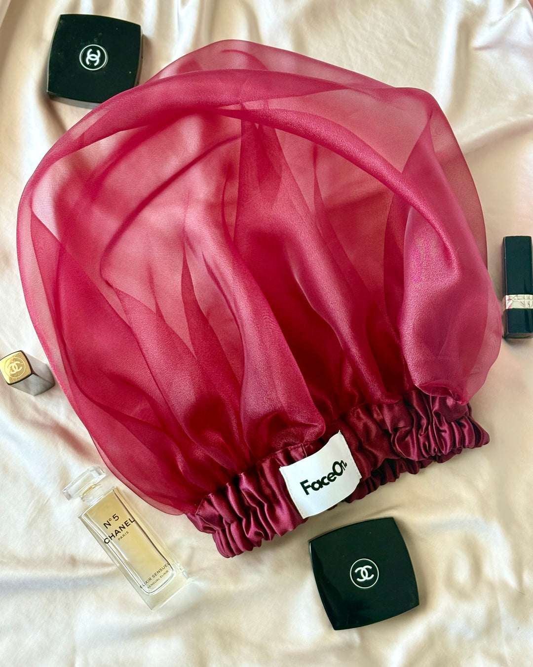 FaceOn Makeup Protector & Satin Pouch + Holiday Edition (Cranberry Silk / Champagne Toast)