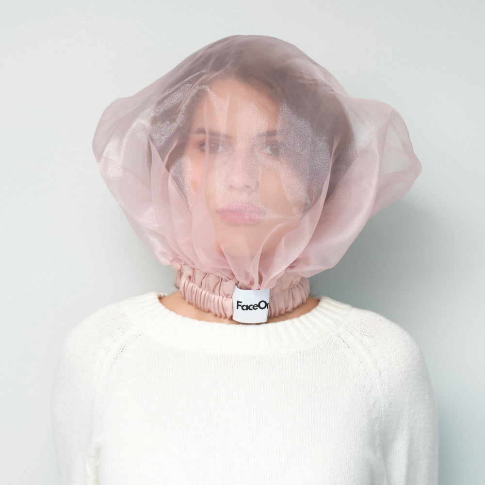 FaceOn Makeup Protector & Satin Pouch + Holiday Edition (Cranberry Silk / Champagne Toast)